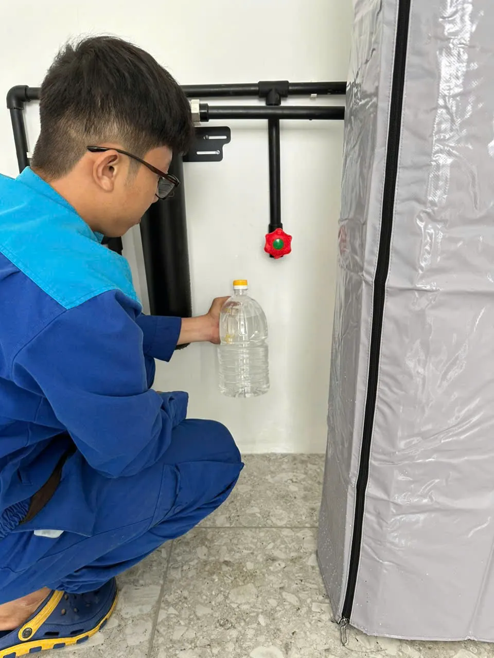 Top 8 lý do khiến khách hàng chọn mua hệ thống lọc tổng đầu nguồn tại Thế Giới Lọc Tổng 53 Kỹ thuật viên đến tận nơi để lấy mẫu xét nghiệm nước miễn phí