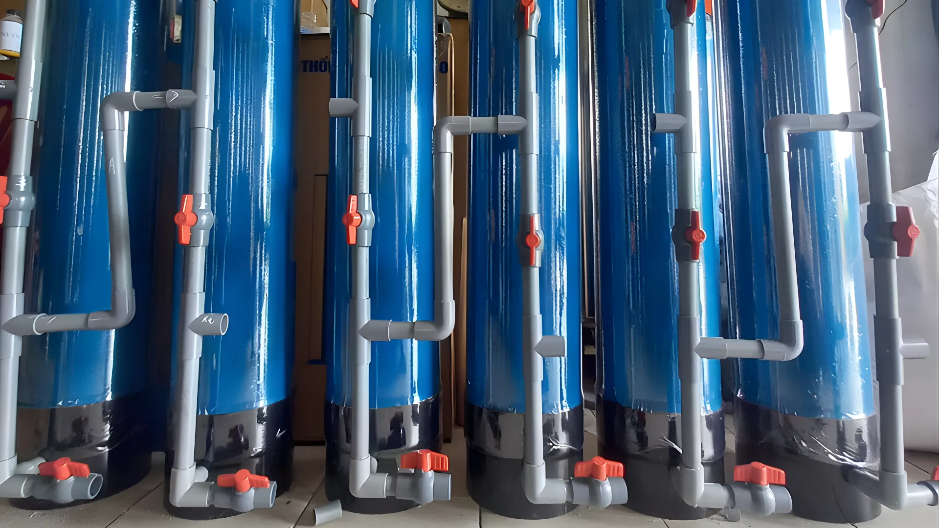 Top 6 loại cột lọc/trụ lọc của hệ thống lọc tổng đầu nguồn cần biết Cột lọc nhựa PVC