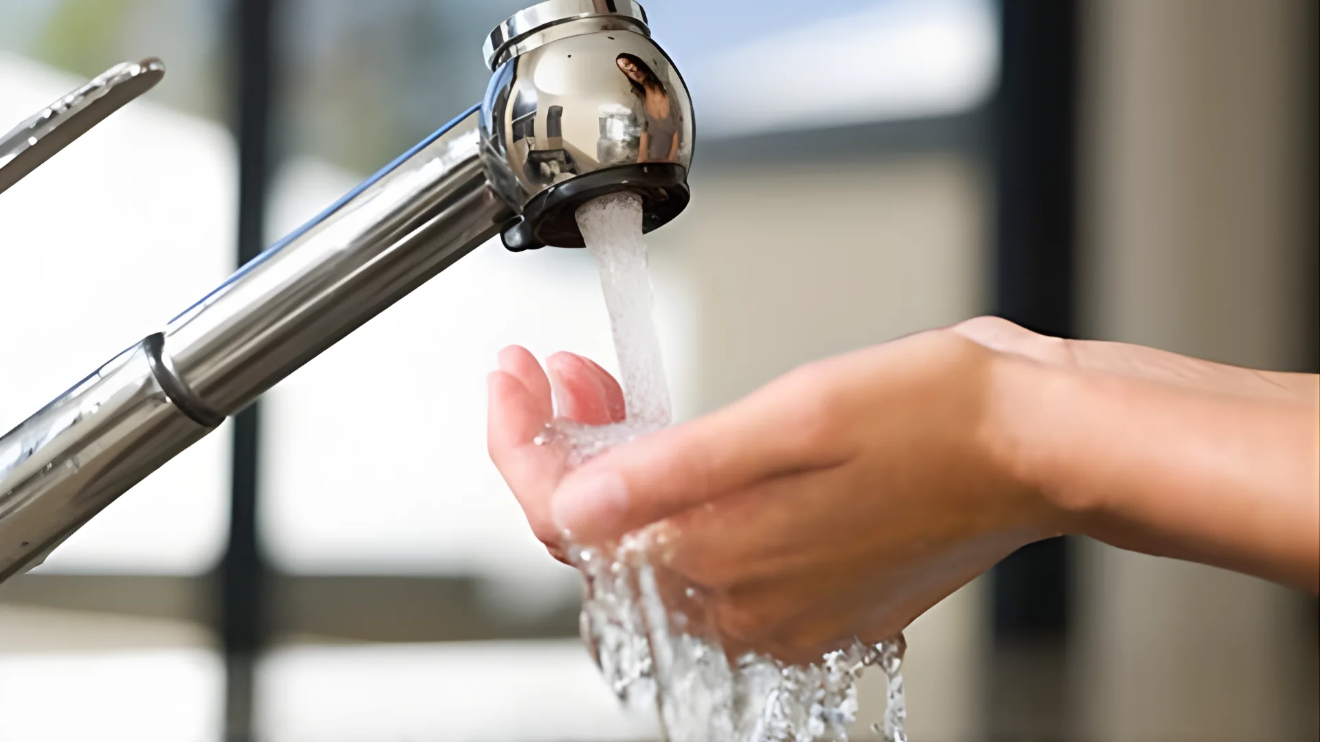 Clo trong nước sinh hoạt: Bao nhiêu là quá nhiều? Cảnh báo & cách xử lý hiệu quả 8 Clo là chất khử trùng phổ biến được sử dụng trong trong các hệ thống nước công cộng