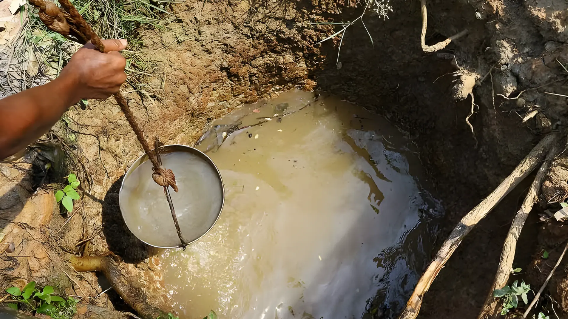 Nhôm trong nước: Nguy cơ hàng ngày và giải pháp lọc nhanh gọn 48 Nhôm (Al) là một trong những kim loại phổ biến nhất trên bề mặt Trái Đất, tồn tại tự nhiên trong đất và các mỏ ngầm