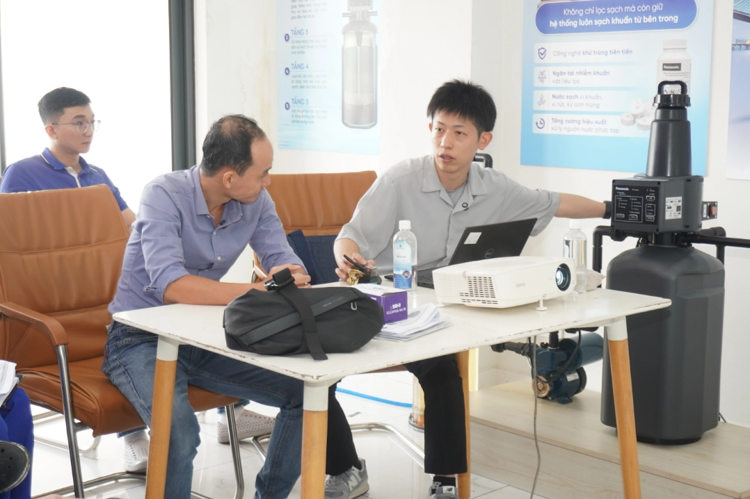 Chuyên gia Panasonic đào tạo chuyên sâu cho đội ngũ nhân sự của Thế Giới Lọc Tổng 51 buổi đào tạo là phân tích các tình huống nguồn nước thực tế tại Việt Nam