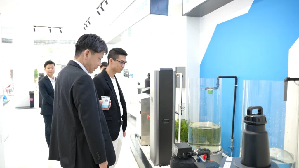 Panasonic Đông Nam Á & Việt Nam đến tham quan Flagship Showroom Thế Giới Lọc Tổng 61 SOF 2026 00135 Dai dien Panasonic Dong Nam A va Panasonic Viet Nam tham quan trai nghiem Flagship Showroom The Gioi Loc Tong43 Panasonic Đông Nam Á & Việt Nam đến tham quan Flagship Showroom Thế Giới Lọc Tổng Thế Giới Lọc Tổng