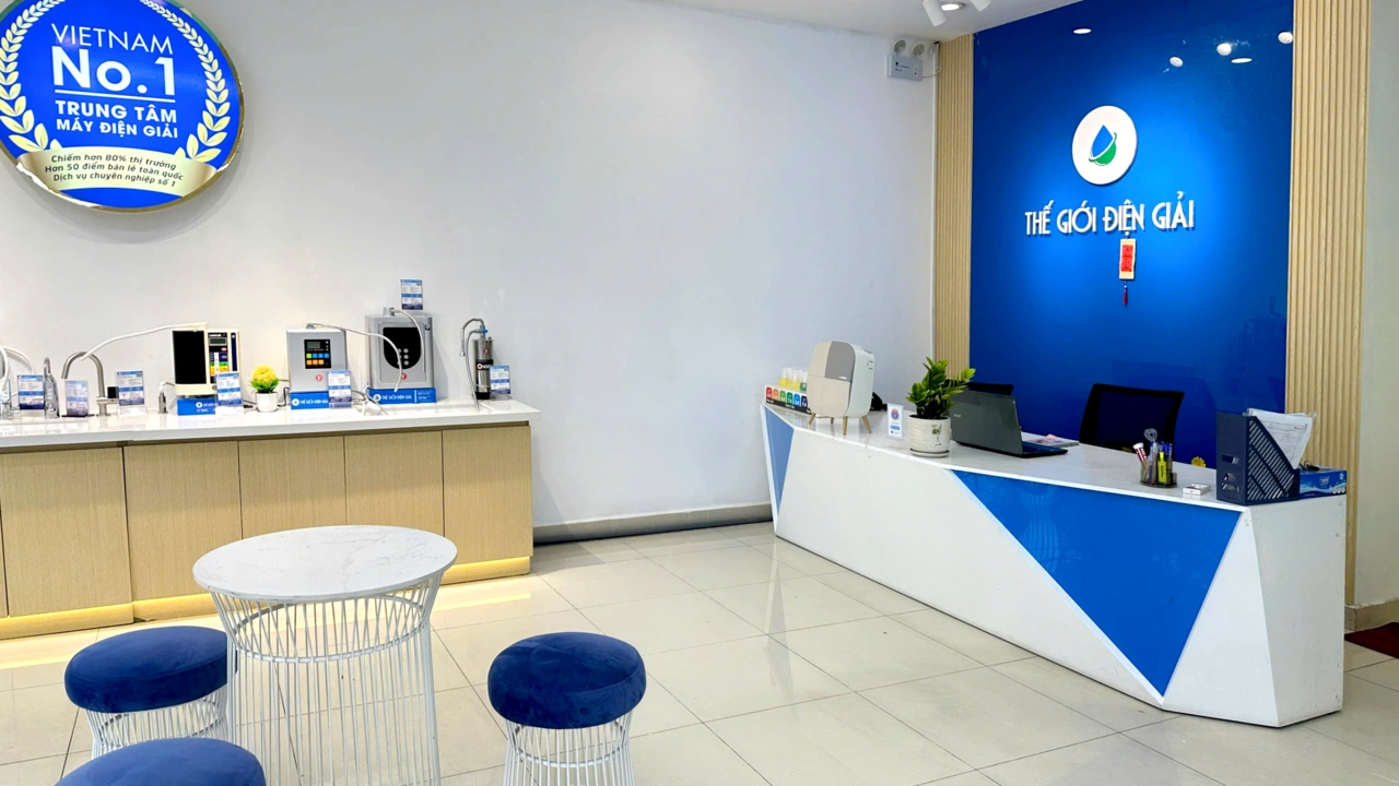 showroom the gioi loc tong hoa binh tan phu 01 Thế Giới Lọc Tổng Center Hòa Bình - Nơi hội tụ những tinh hoa công nghệ trong ngành lọc nước đầu nguồn Thế Giới Lọc Tổng