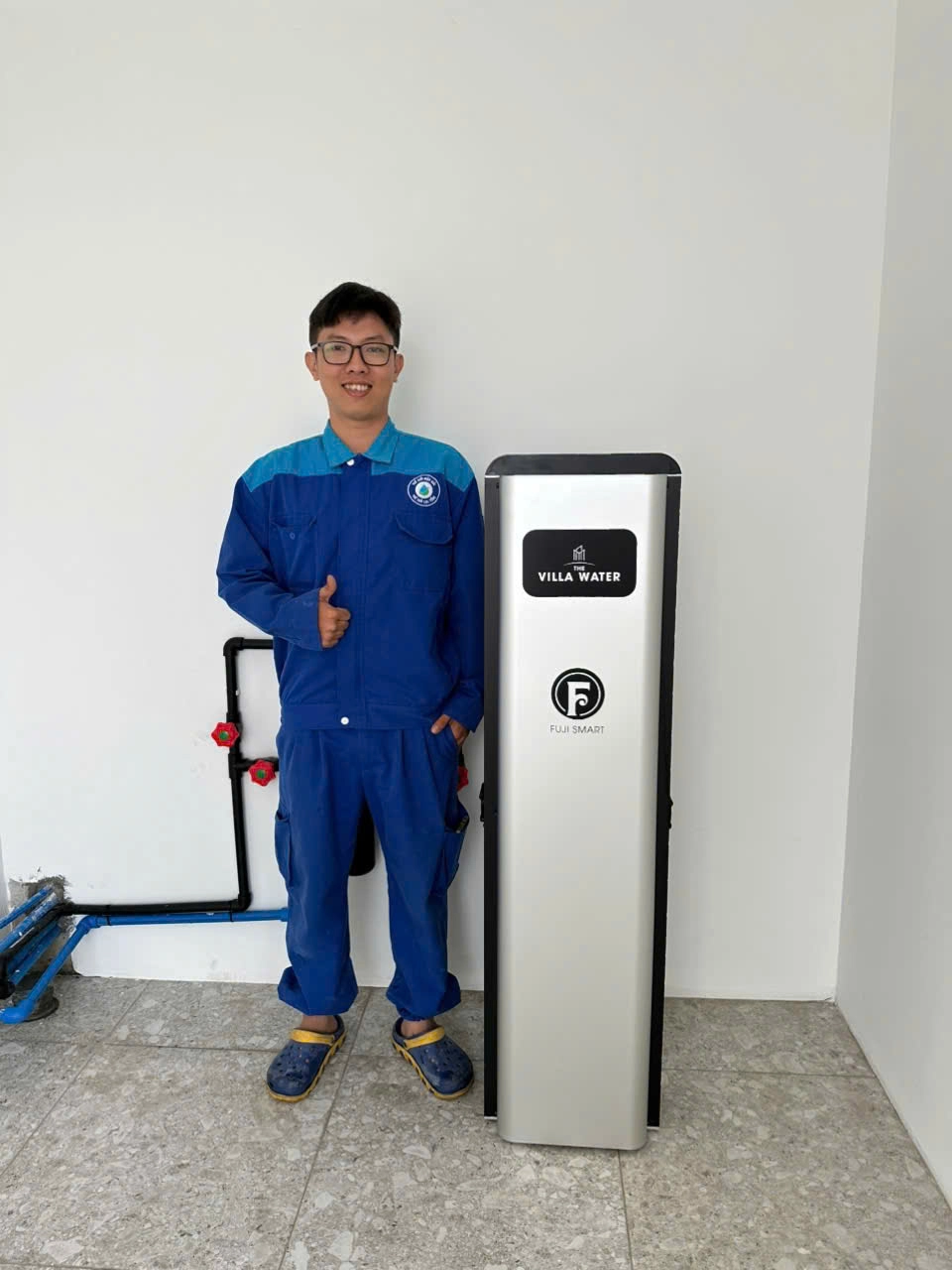 Kỹ thuật viên lắp đặt tỉ mỉ, cẩn thận, đảm bảo máy được vận hành đúng tiêu chuẩn hãng, an toàn về lâu dài.