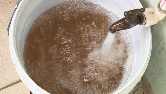 Biệt thự, nhà vườn có nên dùng bộ lọc nước tổng đầu nguồn không? 49 Nước máy nhiễm bẩn ảnh hưởng đến chất lượng sinh hoạt của gia đình và môi trường sân vườn của gia chủ