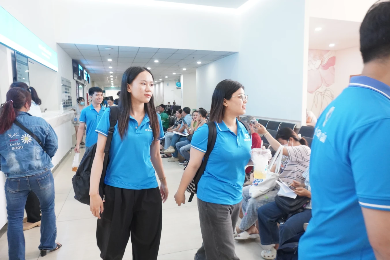 Những nụ cười rạng rỡ và sự an tâm của đội ngũ cán bộ nhân viên