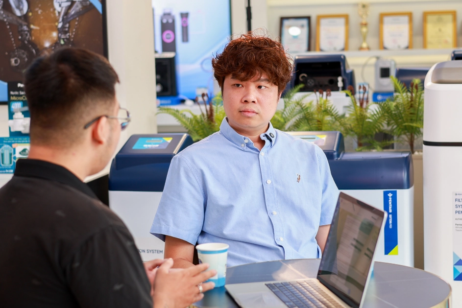 Chuyên gia Pentair Châu Á tham quan Showroom Thế Giới Lọc Tổng & chia sẻ kinh nghiệm thực tế hơn 20 năm trong ngành 50 Buổi tham quan với sự xuất hiện của chuyên gia Pentair Asia cho thấy sự tin tưởng đối với Thế Giới Lọc Tổng.